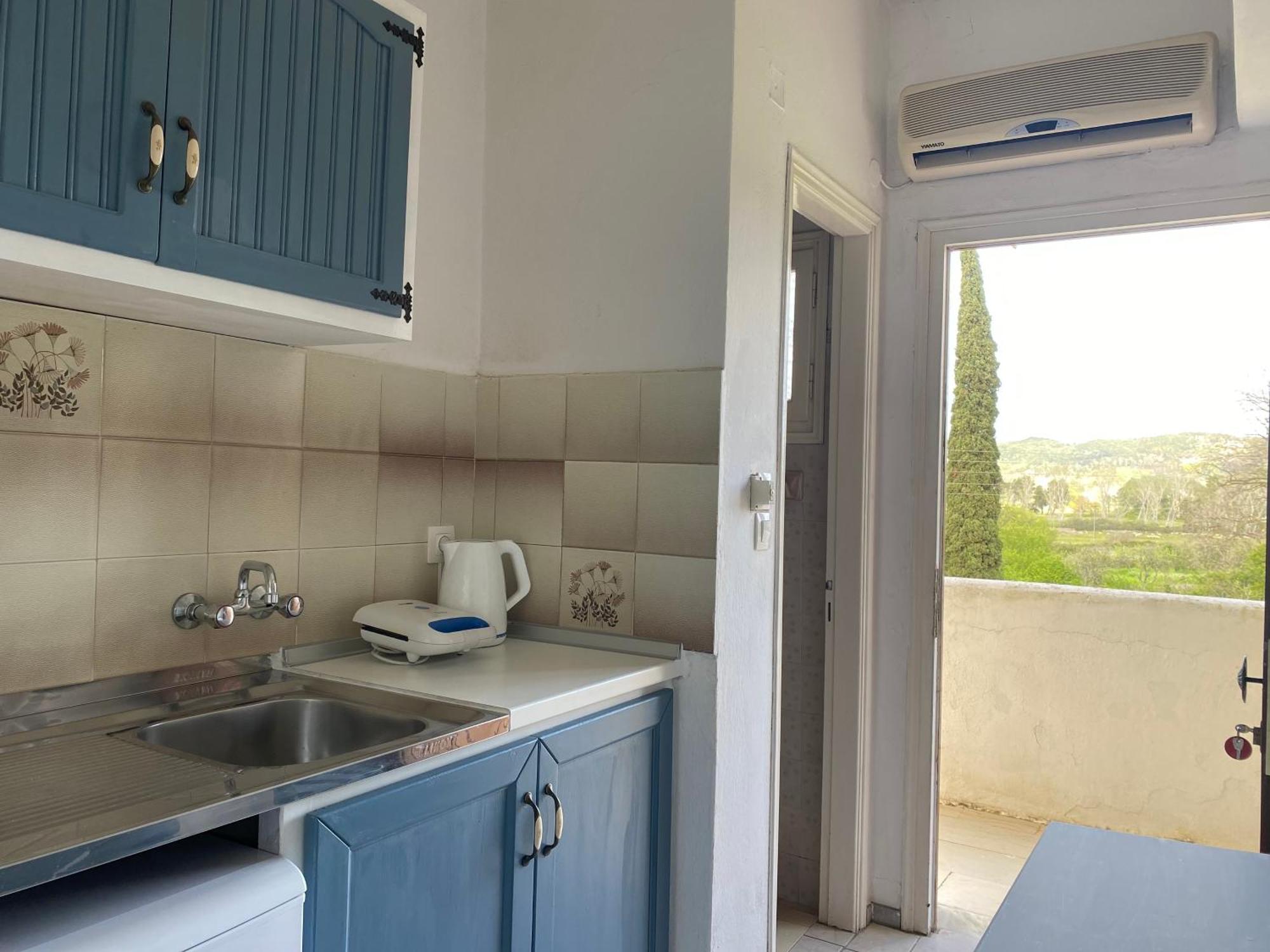 Navy Apartment With Mountain View &Private Parking Vátos Exterior photo