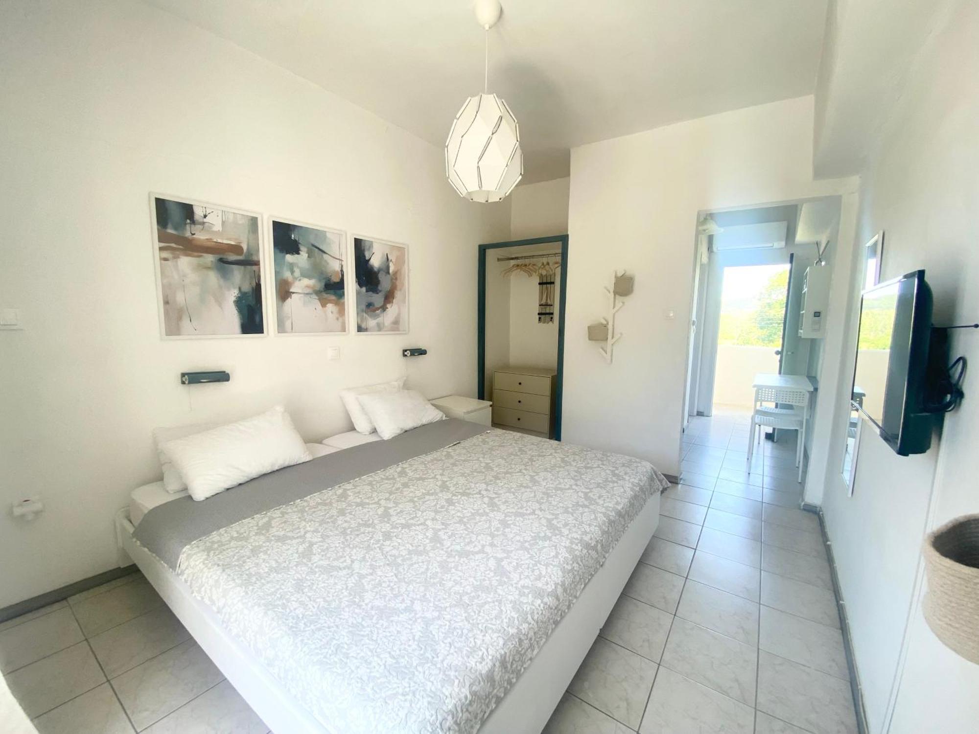 Navy Apartment With Mountain View &Private Parking Vátos Exterior photo