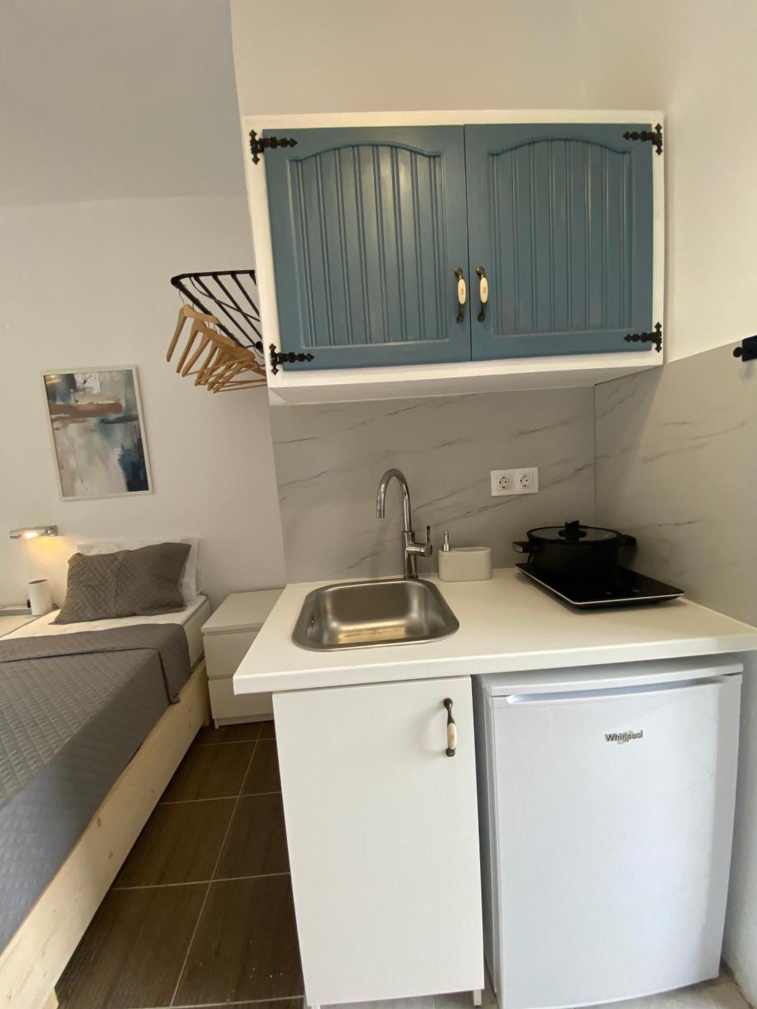 Navy Apartment With Mountain View &Private Parking Vátos Exterior photo