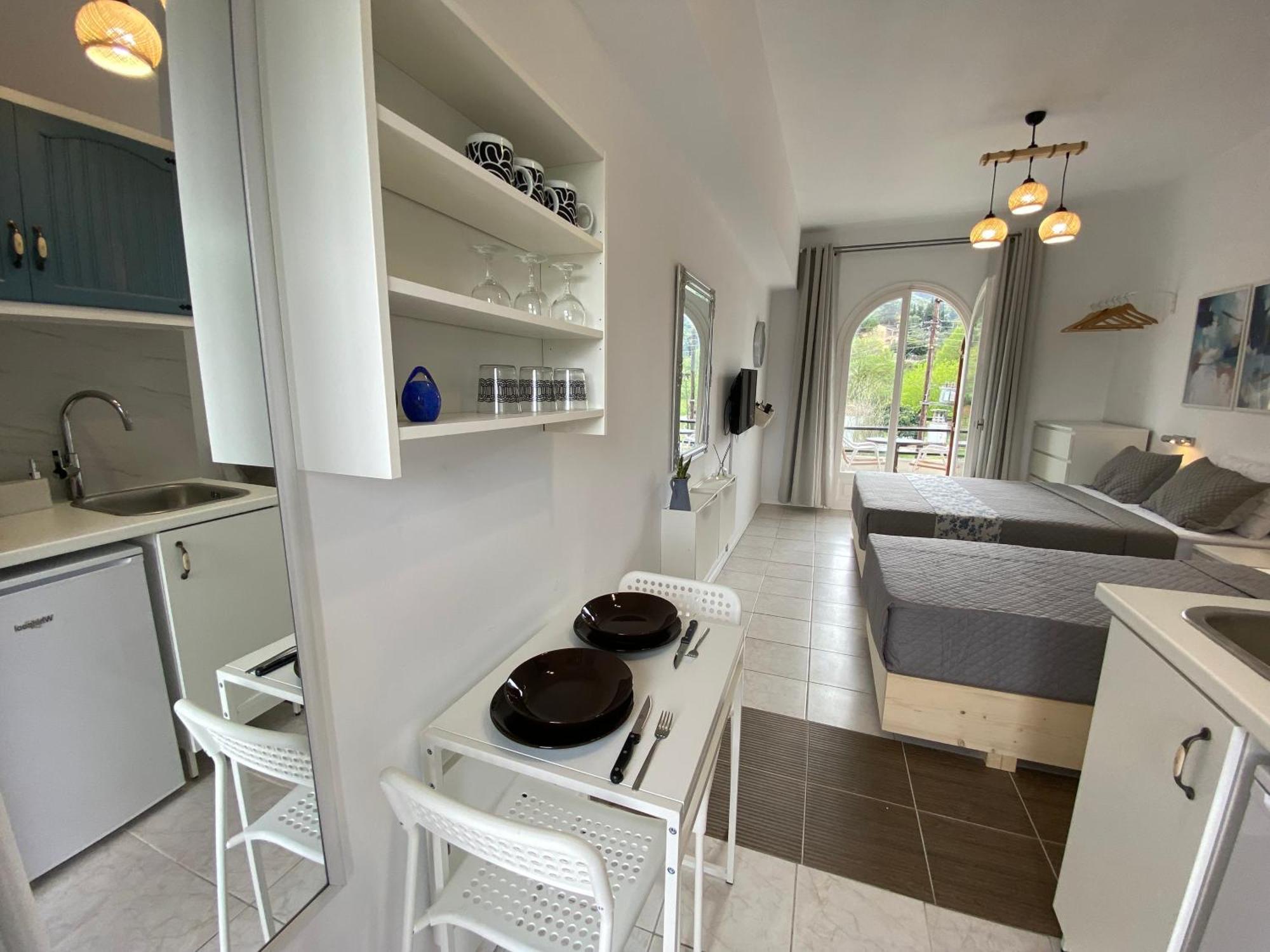 Navy Apartment With Mountain View &Private Parking Vátos Exterior photo